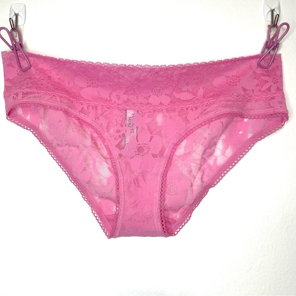 Victoria’s Secret All Over Lace Lacy Hiphugger Panties Panty Size M Medium NWOT
